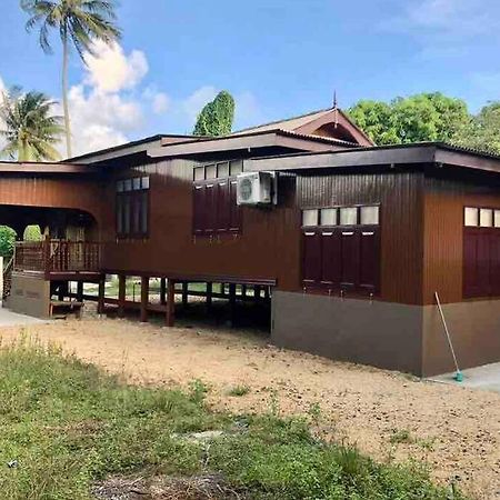De Rhumaa Homestay 쿠알라트렝가누 외부 사진