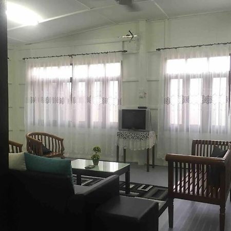 De Rhumaa Homestay 쿠알라트렝가누 외부 사진